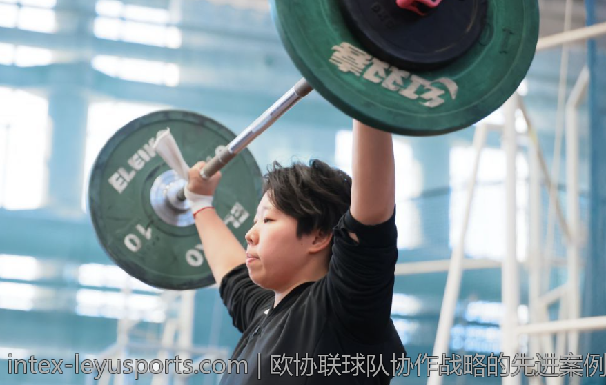 欧协联球队协作战略的先进案例研究