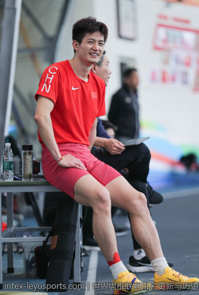 世界男排联赛排名更新与历史回顾首次