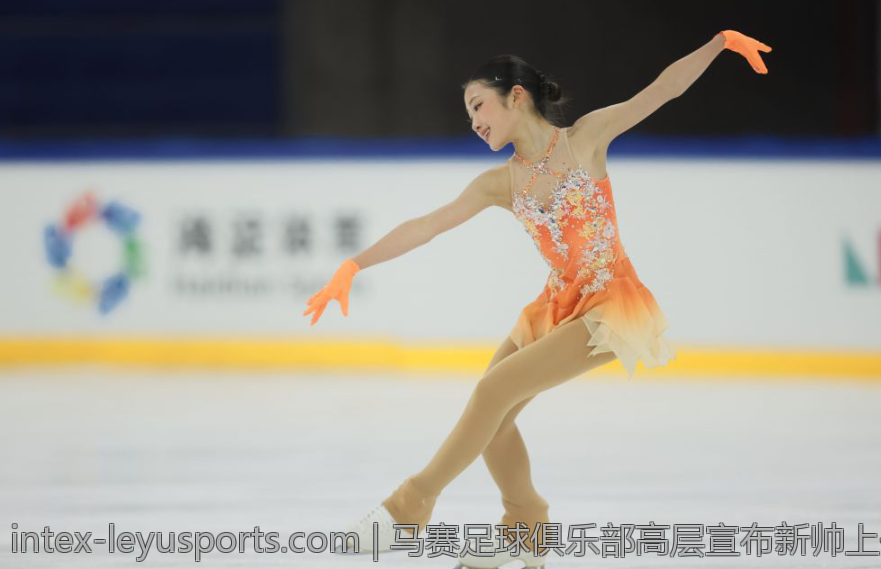 马赛足球俱乐部高层宣布新帅上任计划未来可期